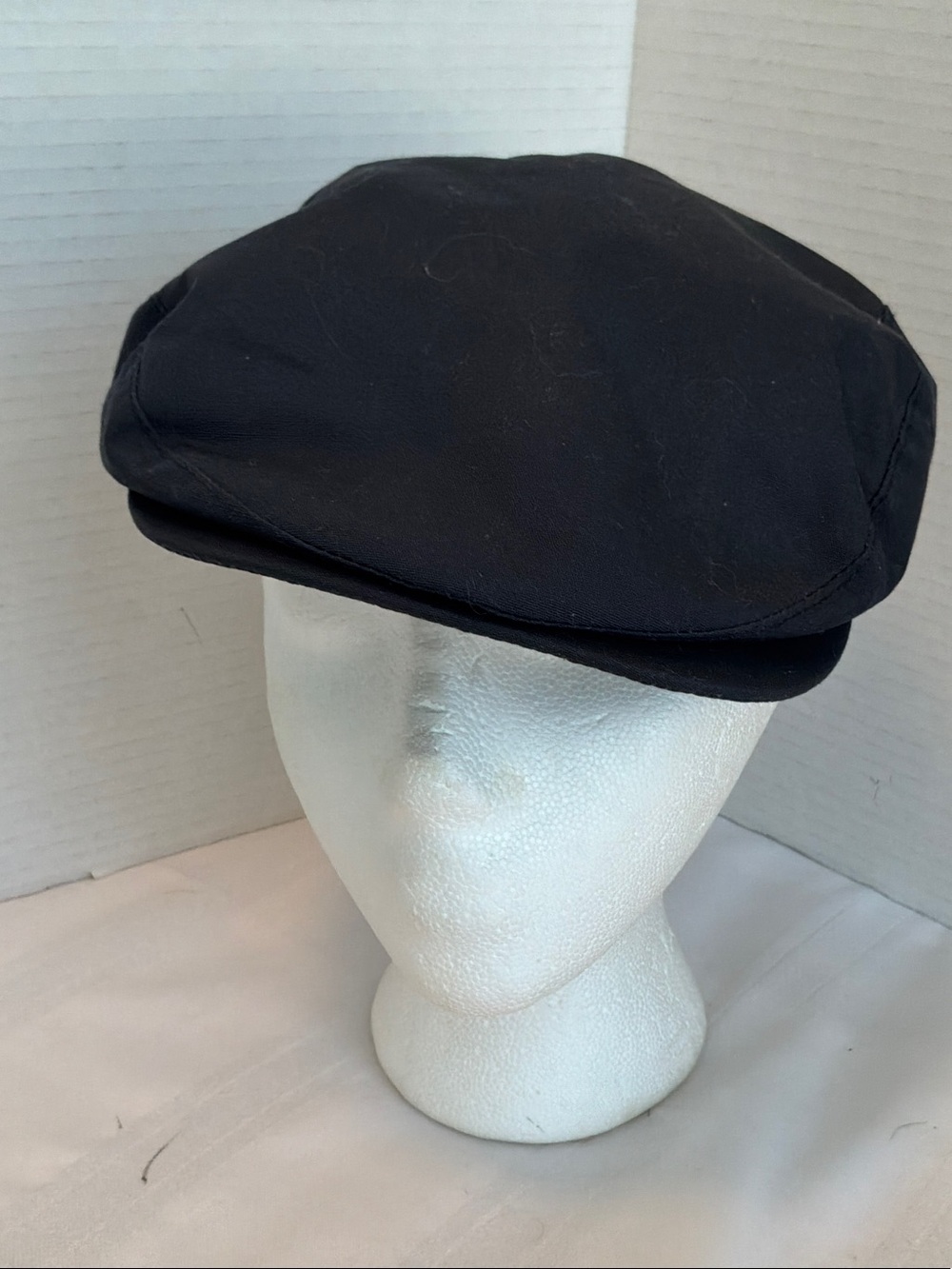 Men's  flat or newsboy style snap cap navy blue size 7-7.5 made in USA vintage